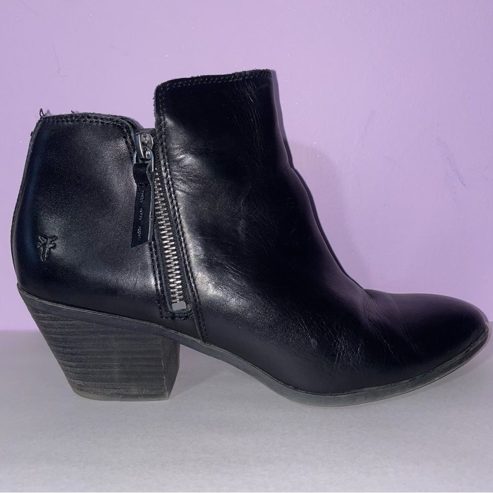 Frye Judith Double Zip Black Leather Ankle Bootie Women Size 8.5 Western Boho